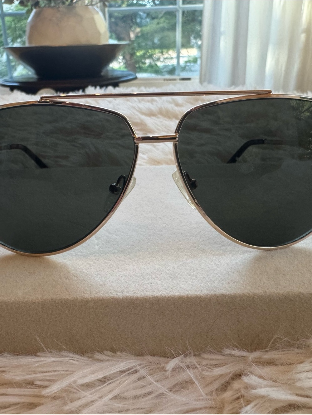 Kenneth Cole Gold Frame Unisex Aviator Sunglasses with Dark Lenses - Picture 3 of 6